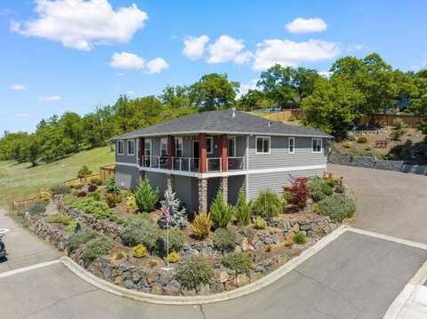 272 Cambridge Terrace, Eagle Point, OR 97524