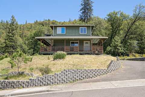 105 Linda Lane, Shady Cove, OR 97539