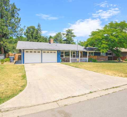 201 S Rose Street, Phoenix, OR 97535