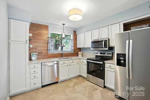 3020 Heathstead Place, Charlotte, NC 28210
