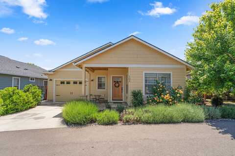 103 William Way, Talent, OR 97540