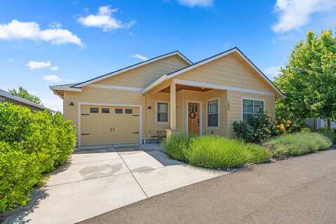 103 William Way, Talent, OR 97540