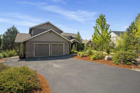 1910 Murrelet Drive, Redmond, OR 97756