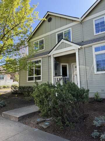 411 N Mountain Avenue, Ashland, OR 97520