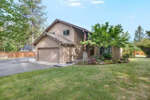 4627 E Evans Creek Road, Rogue River, OR 97537