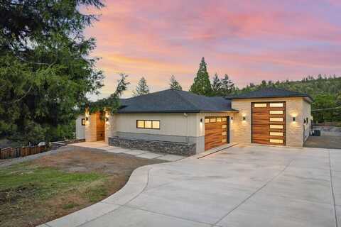 913 Granite Ridge Circle, Jacksonville, OR 97530