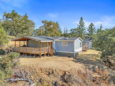7670 E Antelope Rd Road, Eagle Point, OR 97524