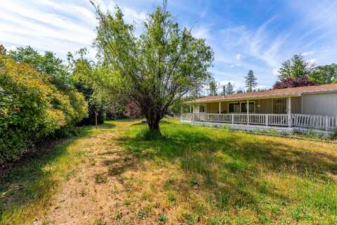 8550 Monument Drive, Grants Pass, OR 97526