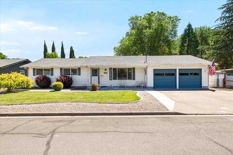 1210 Comet Way, Central Point, OR 97502