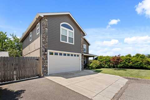 747 Spring Valley Drive, Medford, OR 97501