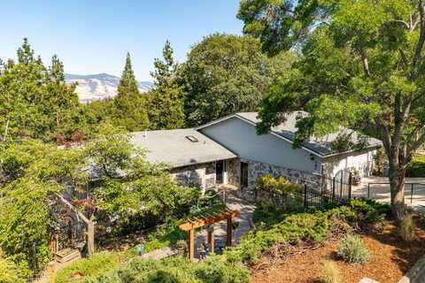 580 Weller Lane, Ashland, OR 97520