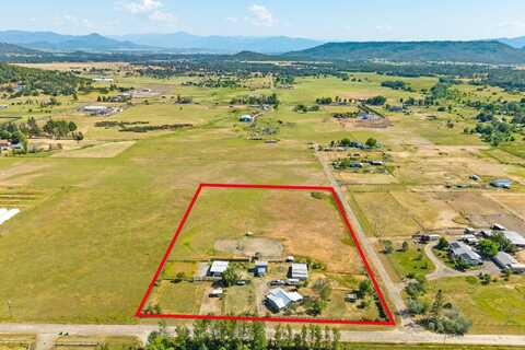 4071 Winnetka Road, White City, OR 97503
