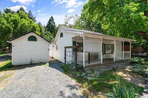 945 S Third Street, Jacksonville, OR 97530