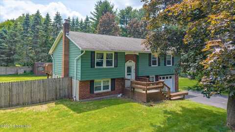 22 Teakwood Drive, Clifton Park, NY 12065