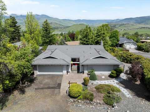 742 Twin Pines Circle, Ashland, OR 97520