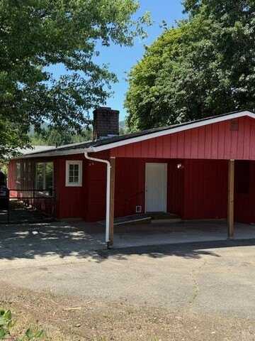 236 S Caves Avenue, Cave Junction, OR 97523