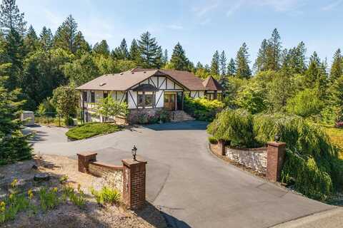 250 Shadow Mountain Way, Grants Pass, OR 97527