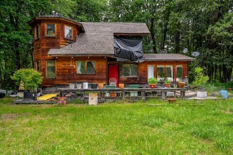 1001 Indian Creek Road, Selma, OR 97538