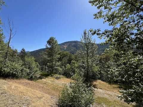 1636 Panoramic Loop, Grants Pass, OR 97527