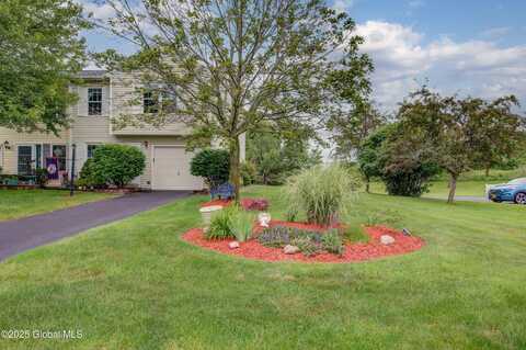 125 Bridgewood Lane, Colonie, NY 12189