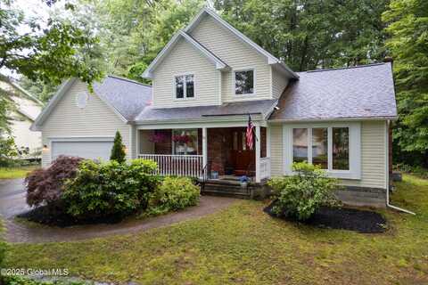 69 Deer Run Hollow, Halfmoon, NY 12065