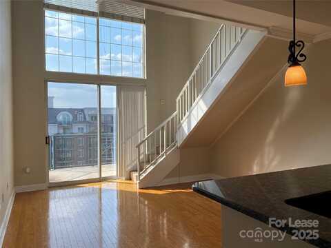 300 W 5th Street, Charlotte, NC 28202