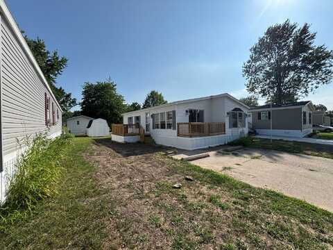172 Debaar Dr, Kentwood, MI 49548