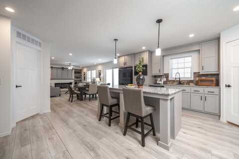 1119 Rochford Dr, Wayland, MI 49348