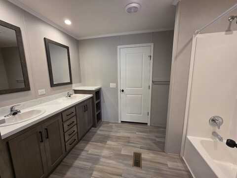 2383 Douglas Dr, Highland, MI 48357