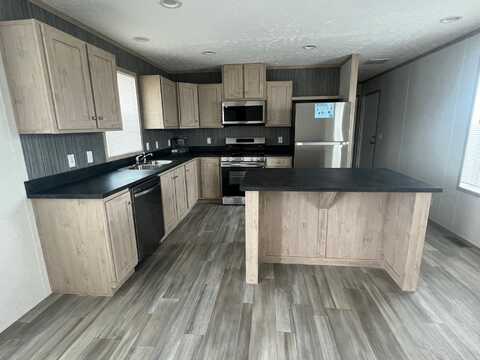 342 Yorkshire, Newport, MI 48166