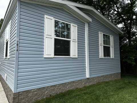17014 Crosbydale, Macomb, MI 48044