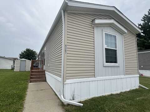8467 Killy Ct, Newport, MI 48166
