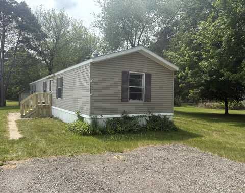 53183 Hilltop Dr., Middlebury, IN 46540