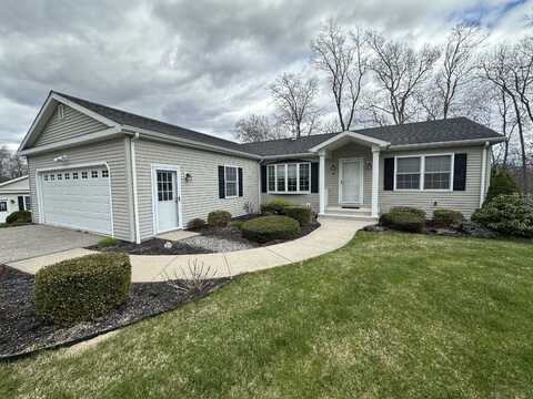 18 Looking Glass Circle, Uncasville, CT 06382