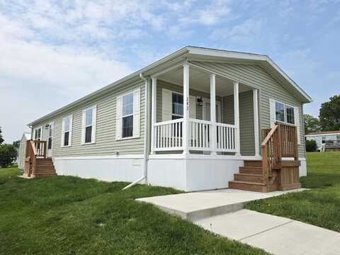243 E Macgregor Ct, Highland, MI 48357