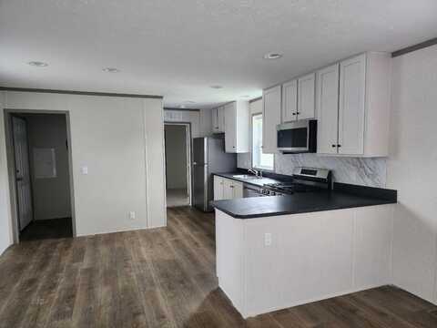 13854 Bronte Dr. North, Shelby, MI 48315