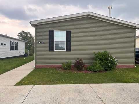 9790 Birmingham Dr, Fenton, MI 48430