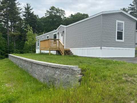 11 Palm Drive, Norway, ME 04268