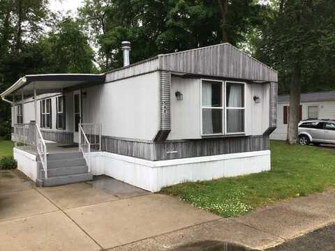 548 Sandy St Se, Kentwood, MI 49548