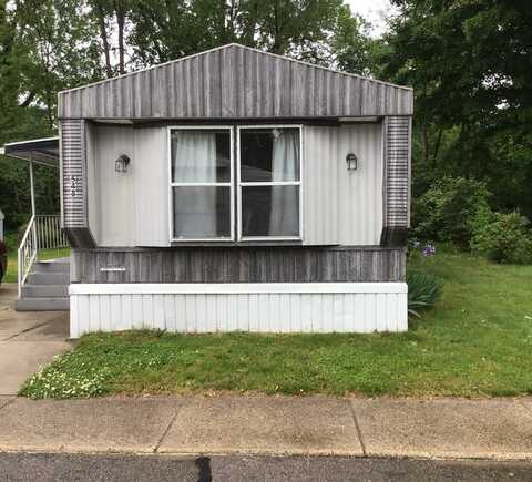 548 Sandy St Se, Kentwood, MI 49548