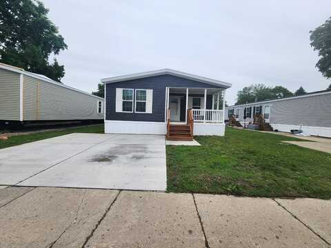5 Lisa Kay, White Lake, MI 48386
