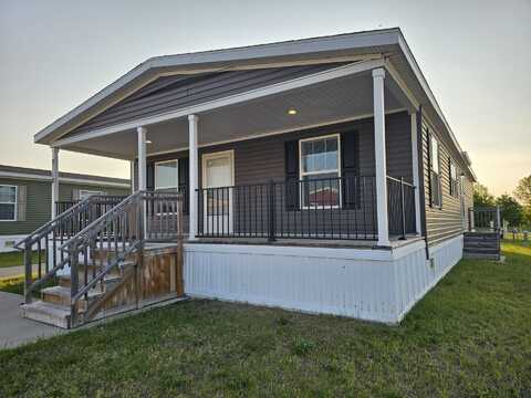 2110 Friendship Dr, Traverse City, MI 49686