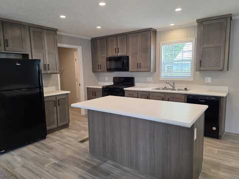 2488 Loch Lomond Dr, Highland, MI 48357