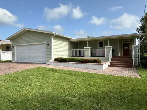 1157 West Lakeview Drive, Sebastian, FL 32958
