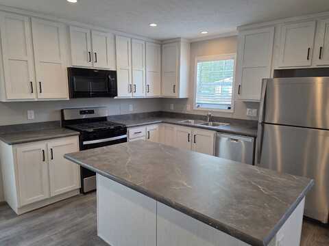 2507 W Lindsay Ct, Highland, MI 48357