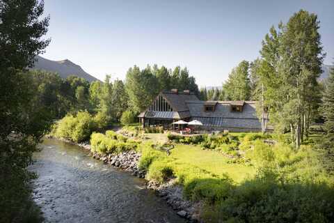 450 N HULEN Way, Ketchum, ID 83340