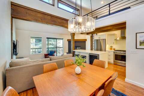 271 S 2ND Ave, Ketchum, ID 83340
