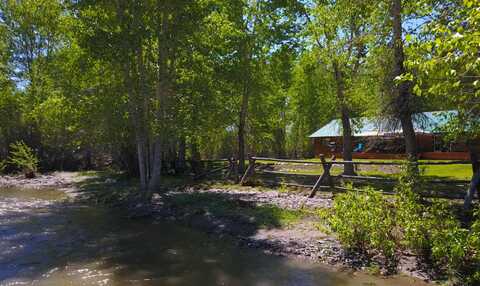 6256 Bartlett Point Rd, Mackay, ID 83251