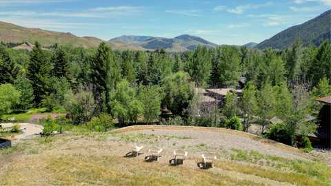 105 Holliday Lane, Ketchum, ID 83340