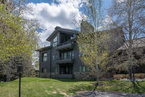 2831 Summit 2 Condo Dr, Sun Valley, ID 83353